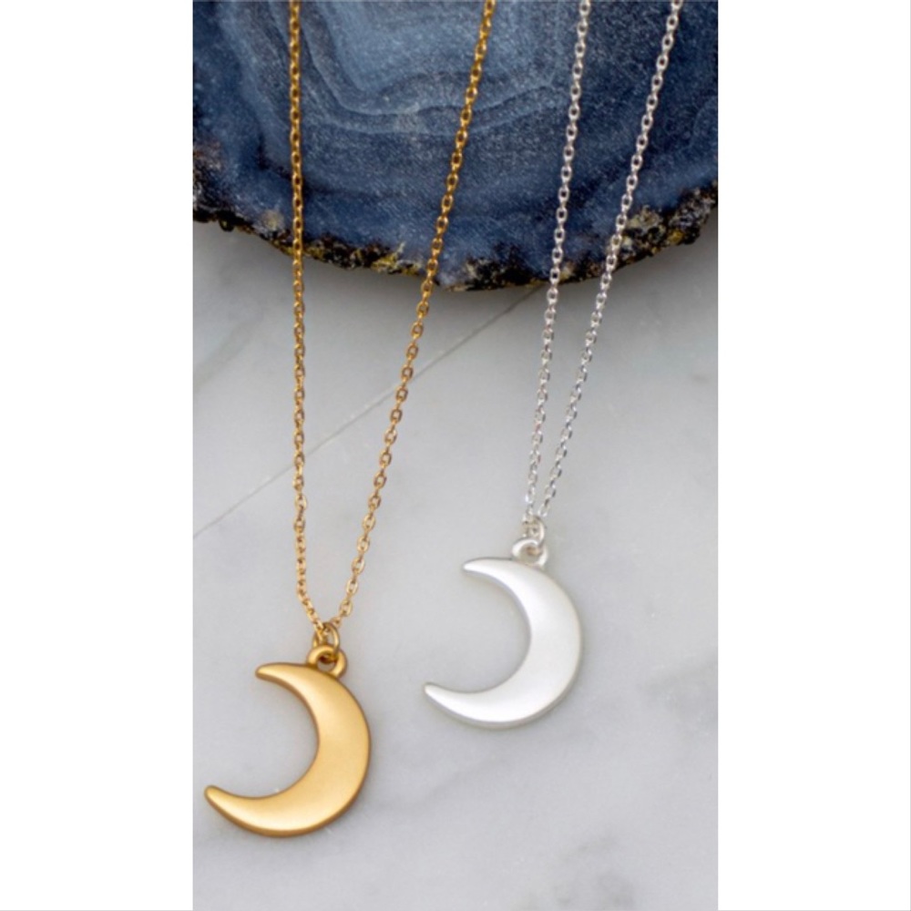 🌙 Dainty Crescent Moon Pendant Necklace 🌙